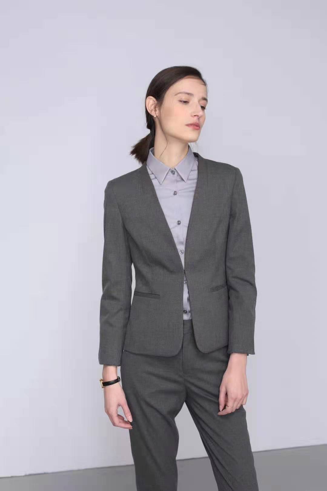女士西服
