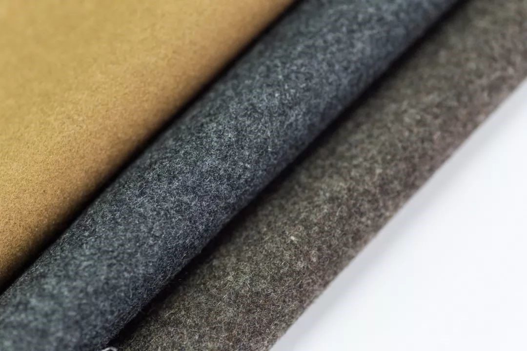 長沙炭河服飾有限公司,長沙西服定制公司,工作服定制,沖鋒衣定制,T恤定制